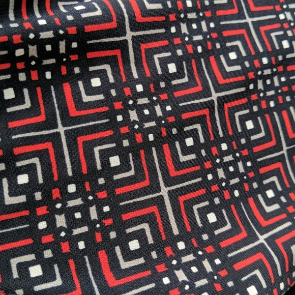 **Banana Republic** Key Hole Geometric Top - Picture 4 of 5